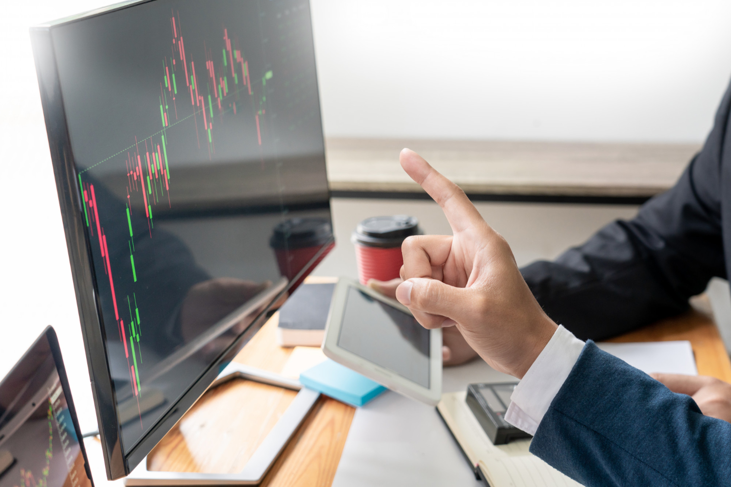 Forex คืออะไร? เปรียบเทียบกับหุ้นและการลงทุนแบบอื่นๆ
